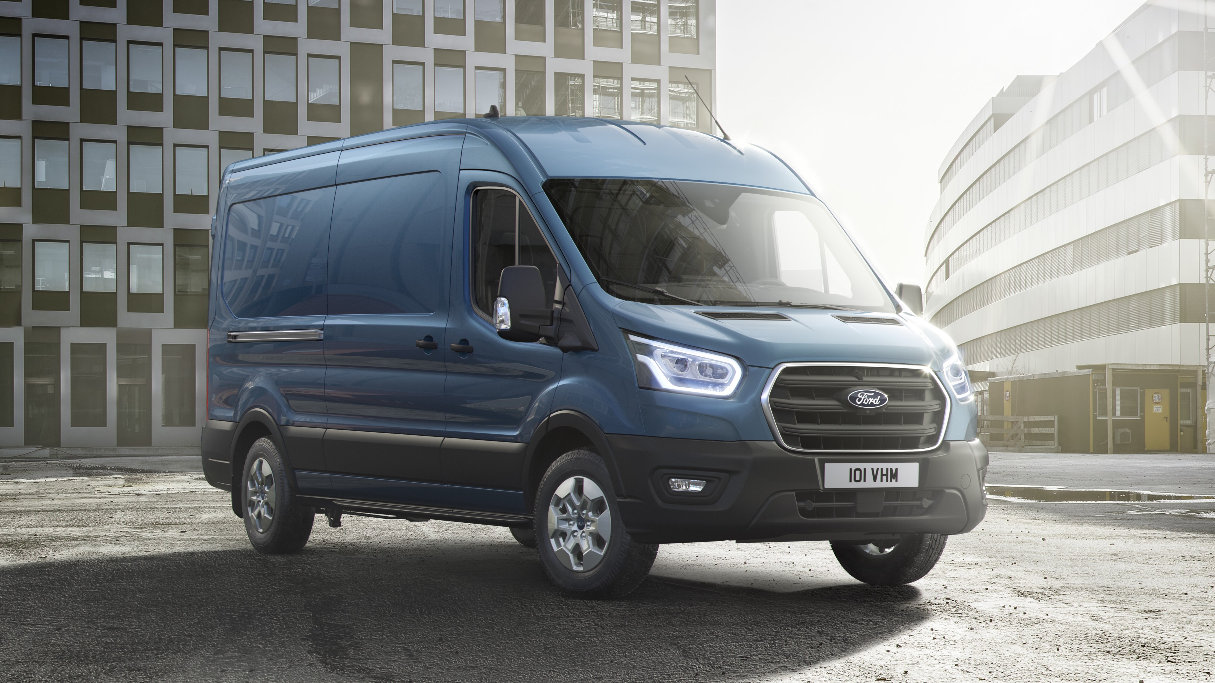 Exterior Ford Transit Front