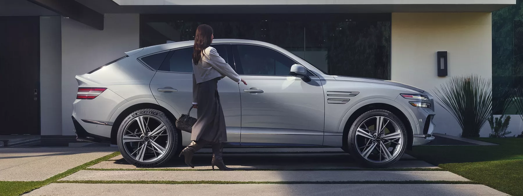 Exterior Passenger Side Profile View Of Genesis Gv80 Coupe In Bering Blue